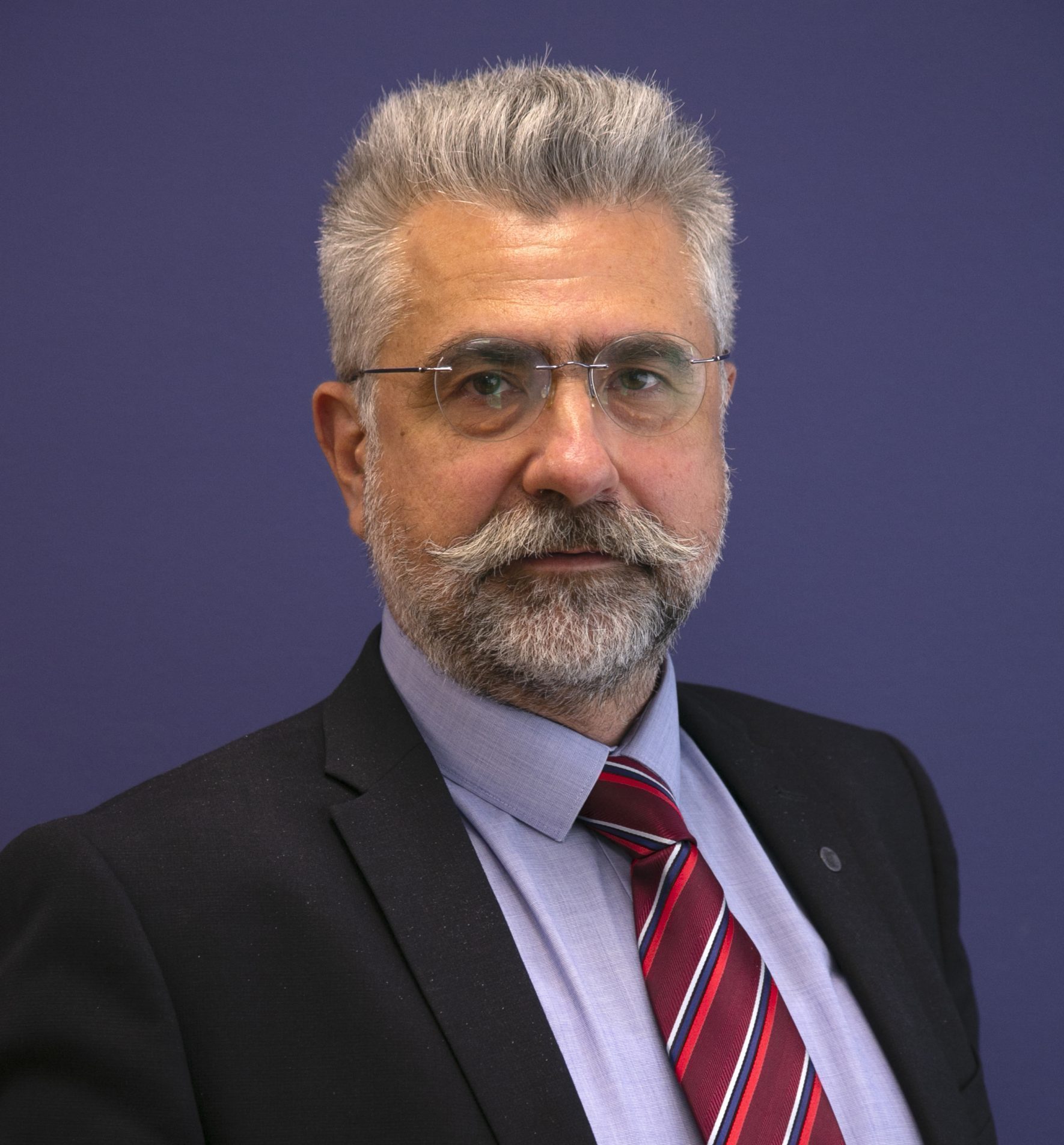 Dr. Nikolaos Liapis